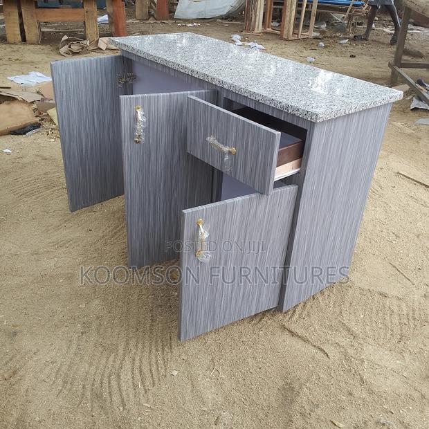 Quality Kitchen Cabinet 4ft · Photo 1