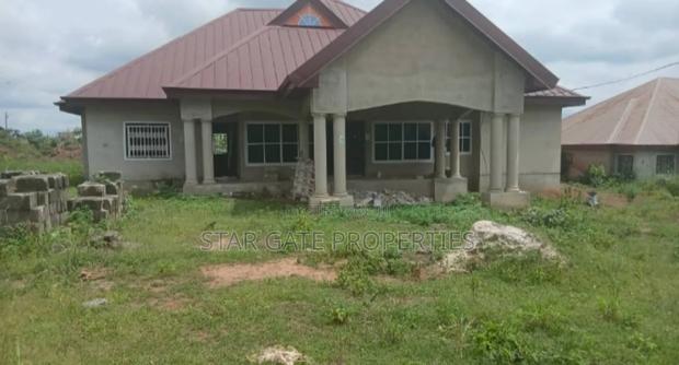 6bdrm House in Ejisu Ampabame, Kumasi Metropolitan for sale · Photo 4
