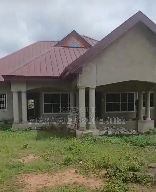 6bdrm House in Ejisu Ampabame, Kumasi Metropolitan for sale · Photo 5