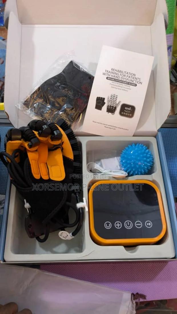 Electric Stroke Gloves · Photo 2