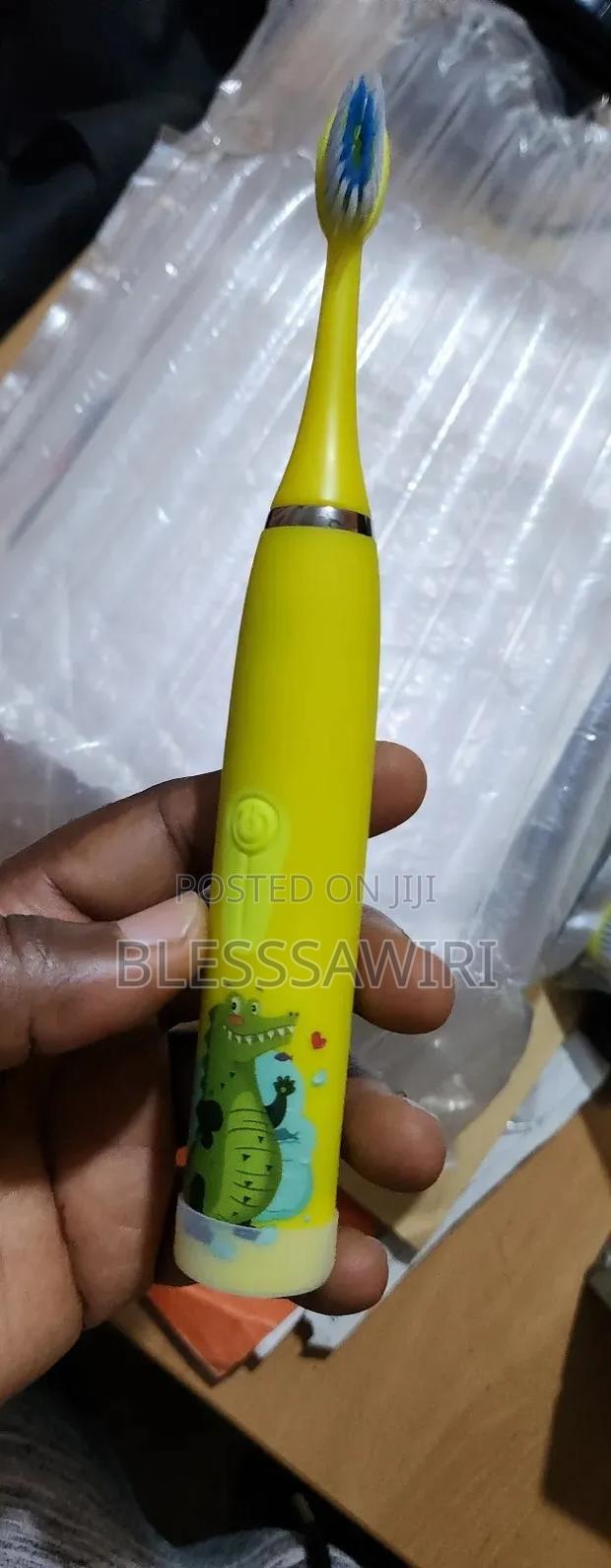 Rechargeable Electric Toothbrush for Kids · Photo 4