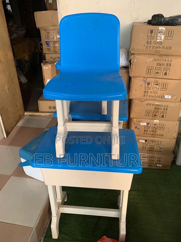 Children’S Study Table and Chair · Photo 1