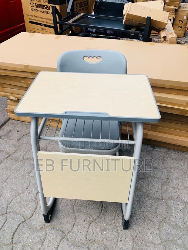 Students Table and Chair · Photo 2