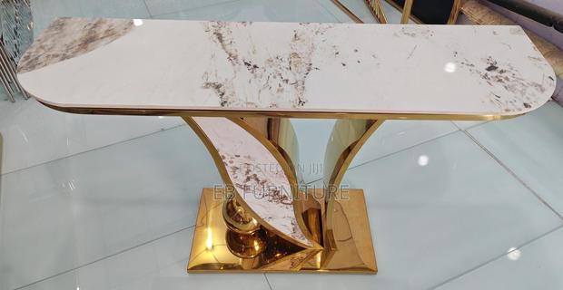 Console Table · Photo 1