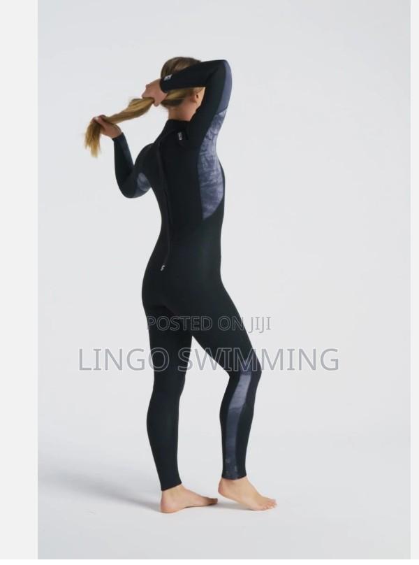 Adult Wetsuit · Photo 6