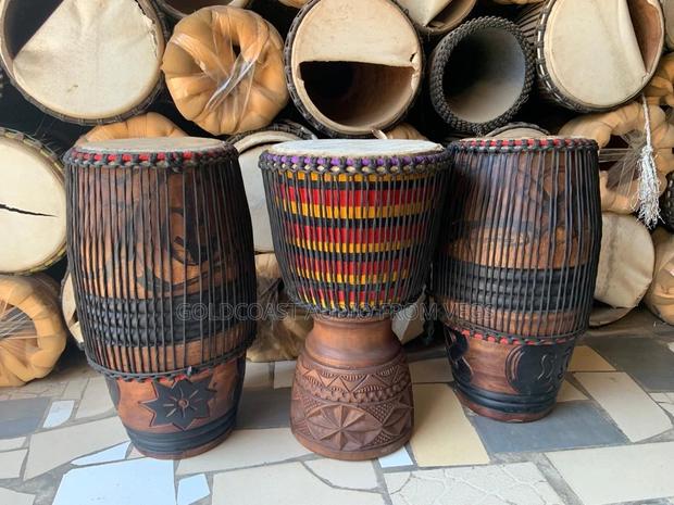 Kpalogo 3 Set With Djembe (Cow Skin) · Photo 3