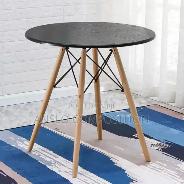 Modern Round Dinning Table · Photo 1