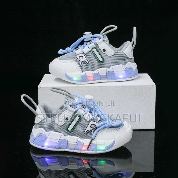Led Sneakers for Children Size 21-26 · Photo 3