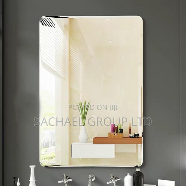Washroom Mirror 60cm X 40cm · Photo 1