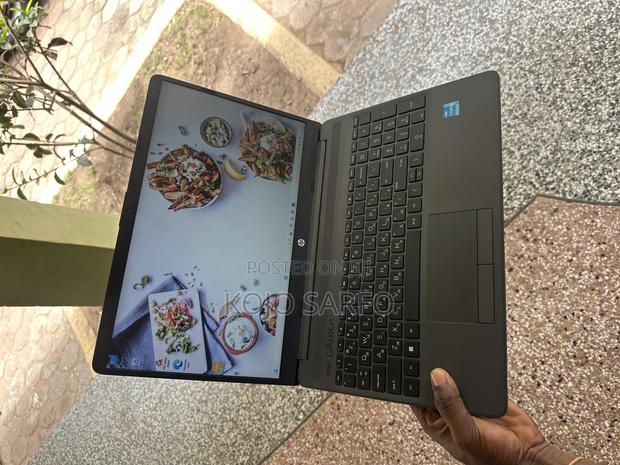 Laptop HP 250 G8 8GB Intel Core i3 SSD 256GB · Photo 2