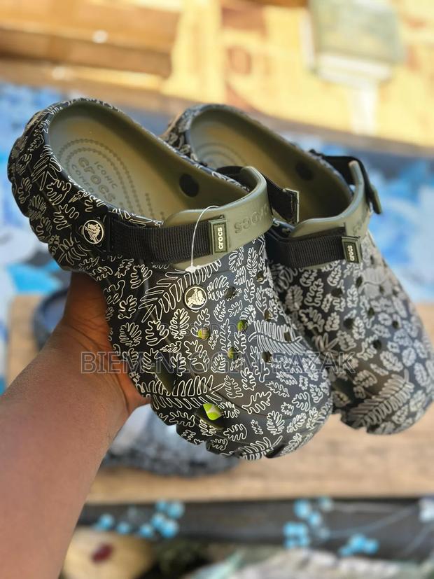 Original Crocs Available in Stock · Photo 1