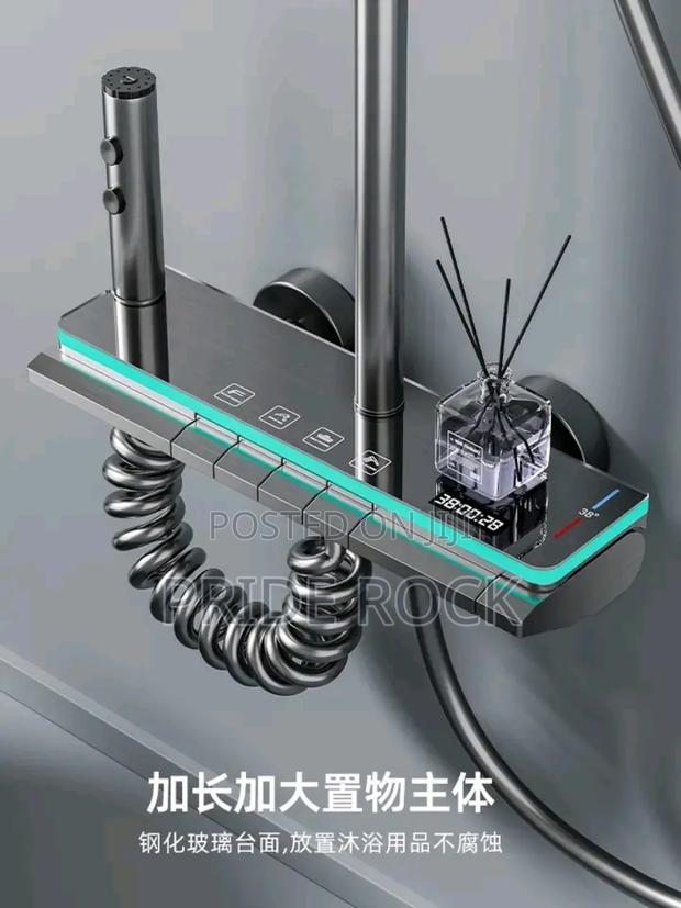 Digital Led Shower Pole · Photo 3