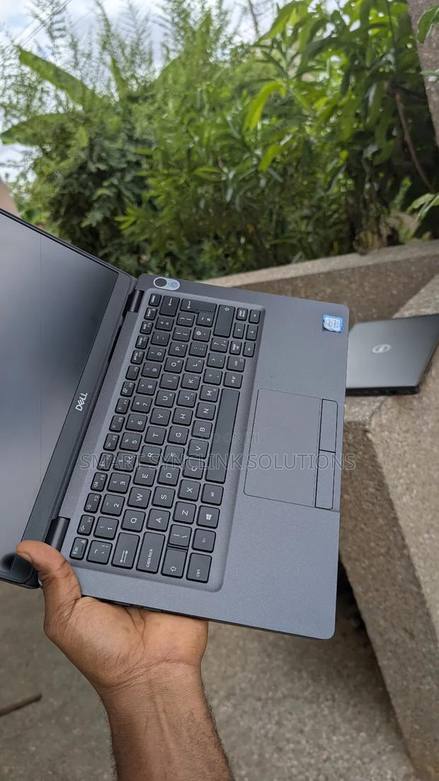New Laptop Dell Latitude 5300 16GB Intel Core I5 SSD 256GB · Photo 6