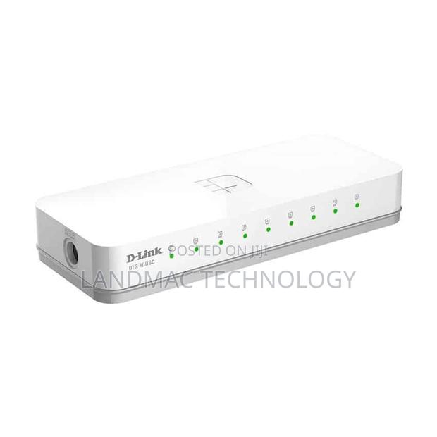 D-Link 8 Port 10/100mbps Unmanaged Desktop Switch · Photo 1