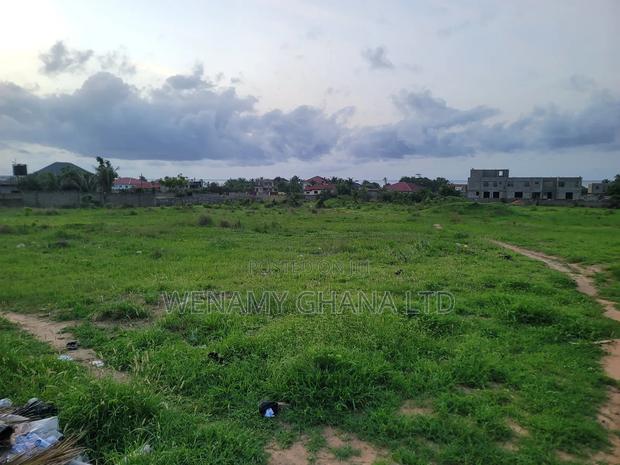 12 Plots or 3 Acres of Roadside Land for Saleat Prampram · Photo 8