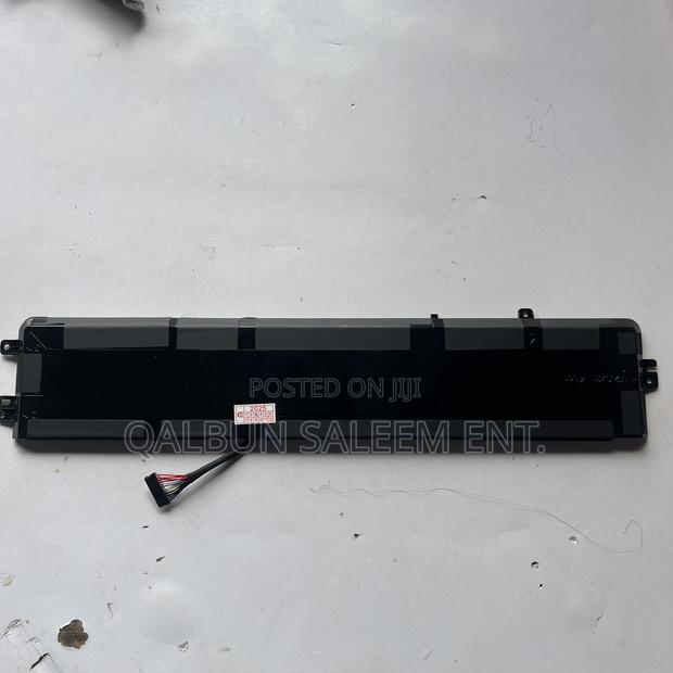 Lenovo L14m3p24 Battery For Ideapad 700 700-15isk 700-17isk · Photo 2