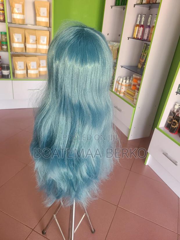 Light Blue Body Wavy Wig · Photo 4