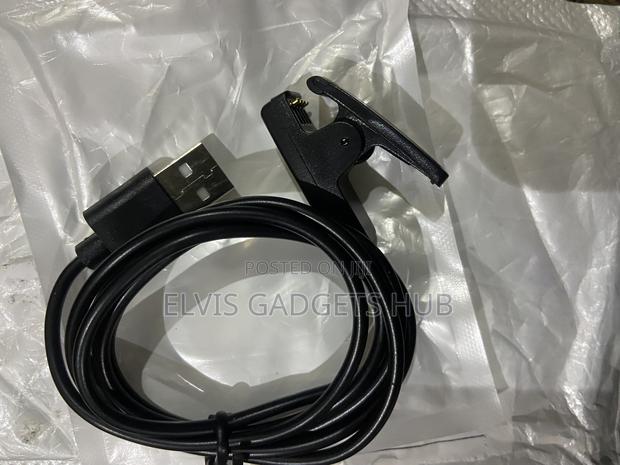 Garmin Forerunner 735xt Charger · Photo 3