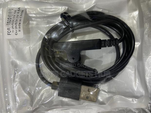 Garmin Forerunner 735xt Charger · Photo 4