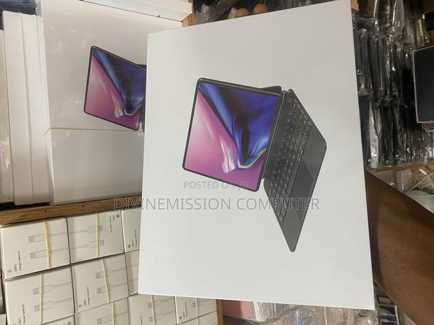 iPad 12.9 Smart Case and Keyboard · Photo 1