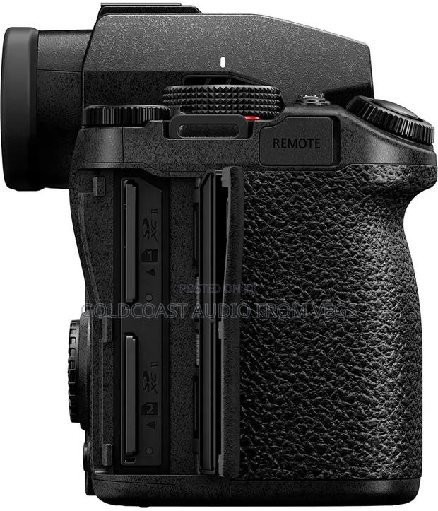 Panasonic Lumix Gh5 Ii Mirrorless Camera With 12-60mm Lens · Photo 4