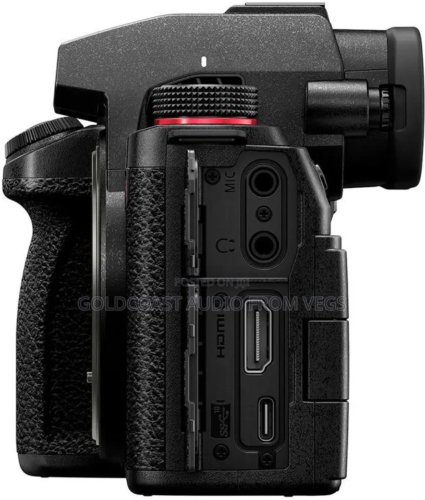 Panasonic Lumix Gh5 Ii Mirrorless Camera With 12-60mm Lens · Photo 5