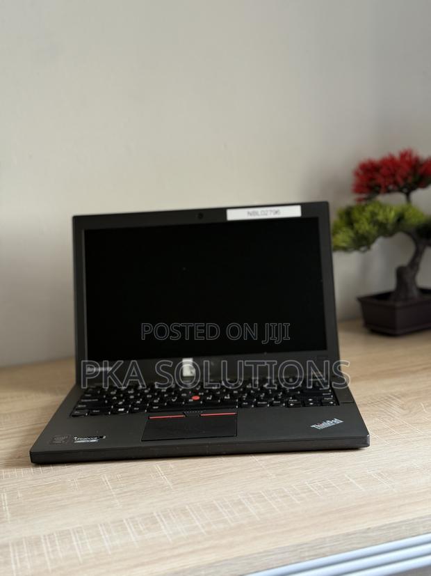 Laptop Lenovo ThinkPad X250 8GB Intel Core I5 SSD 128GB · Photo 2