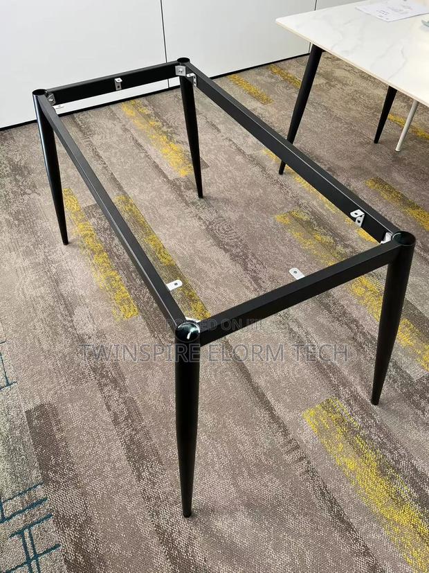 Rock Slab Dining Table · Photo 3