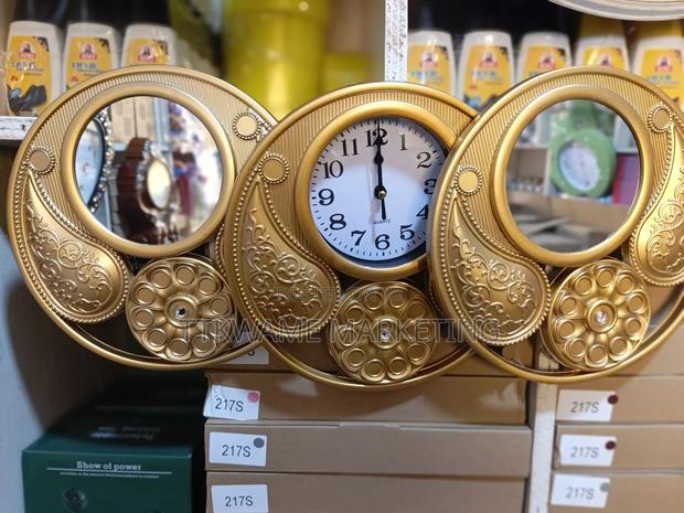 3 in 1 Design Clock · Photo 1