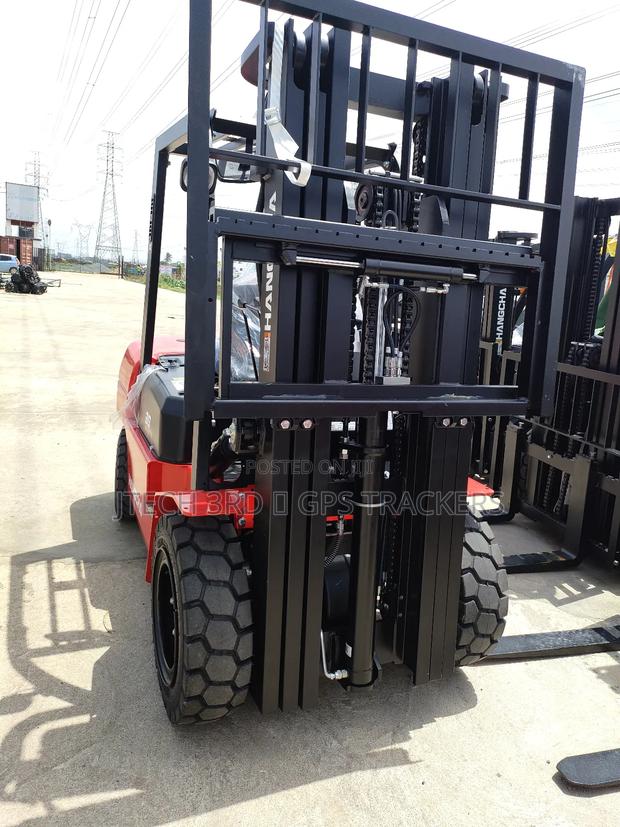 Forklift Tons · Photo 2