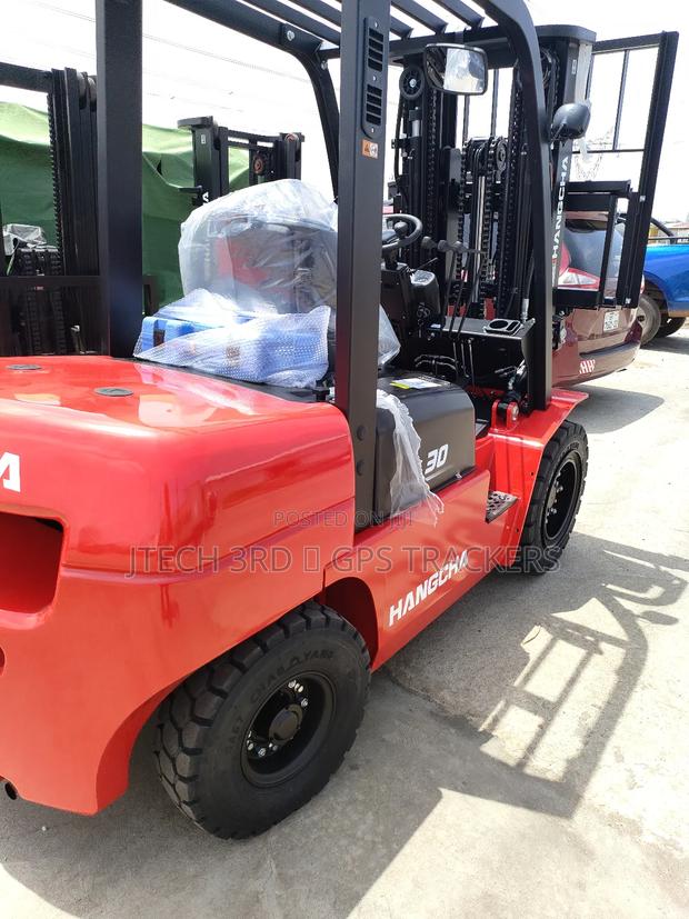 Forklift Tons · Photo 3