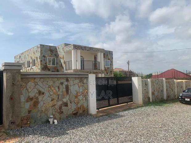 Furnished 5bdrm Condo in Enjoyy Estates, Tema Metropolitan for sale · Photo 3