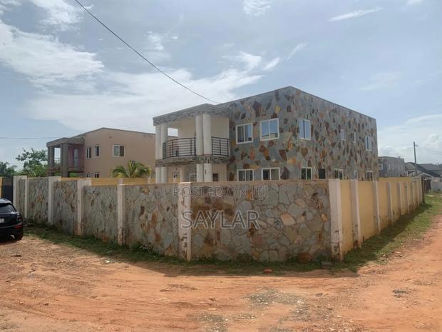 Furnished 5bdrm Condo in Enjoyy Estates, Tema Metropolitan for sale · Photo 5