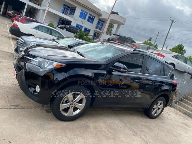 Toyota RAV4 Platinum 4dr SUV AWD (2.5L 4cyl 6A) 2018 Black · Photo 5
