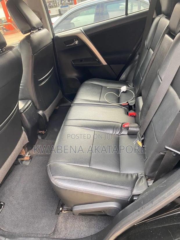 Toyota RAV4 Platinum 4dr SUV AWD (2.5L 4cyl 6A) 2018 Black · Photo 8