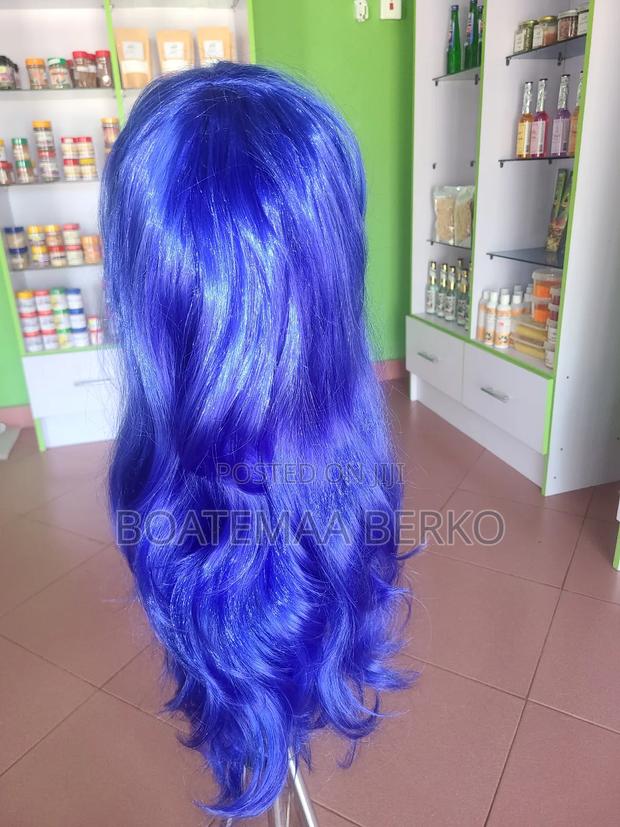 Blue French Cut Body Wave Hair · Photo 5