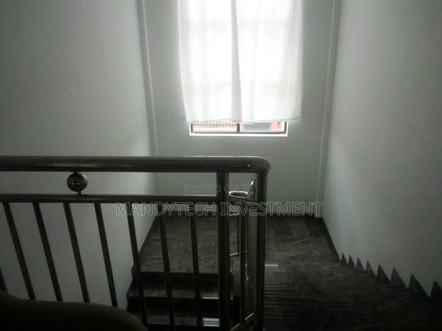 4bdrm Mansion in School Junction for sale · Photo 8