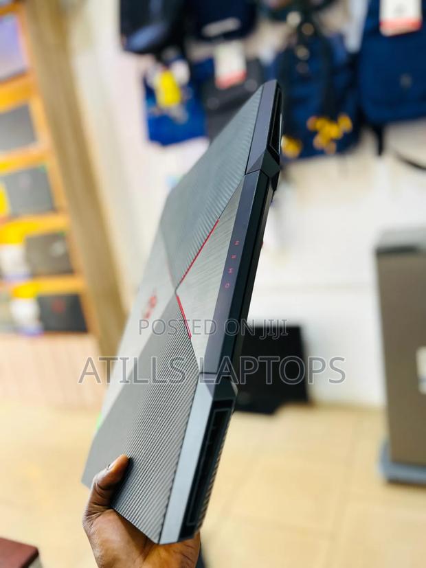 Laptop HP Omen 17-An188nr 16GB Intel Core I7 HDD+SSD 1.5T · Photo 3