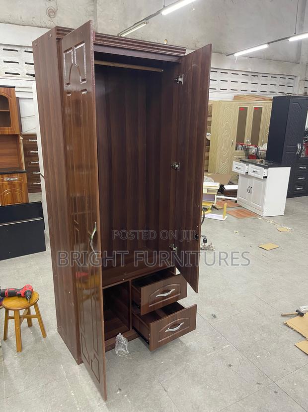 2 Doors Wardrobe With Drawers and Mirror · Photo 2