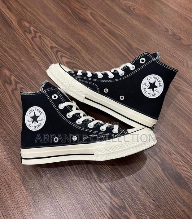 Authentic Chuck Taylor Converse Sneaker · Photo 2