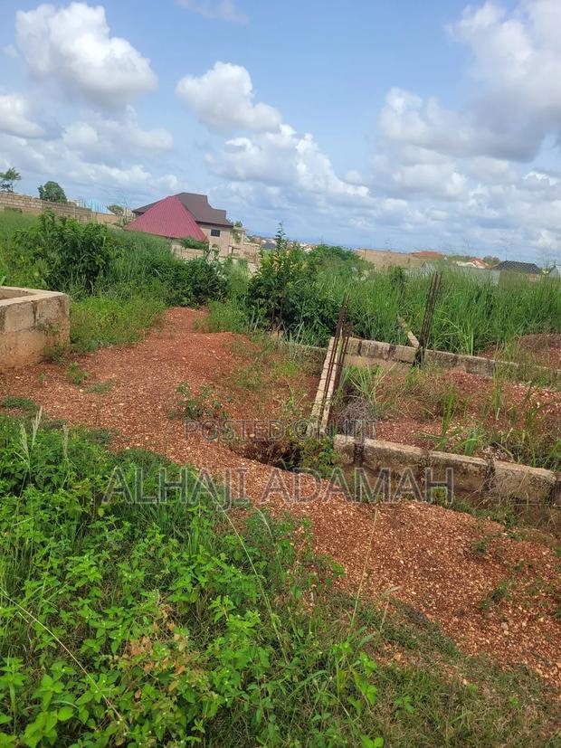 Land for Sale at Santa'si Darko · Photo 2