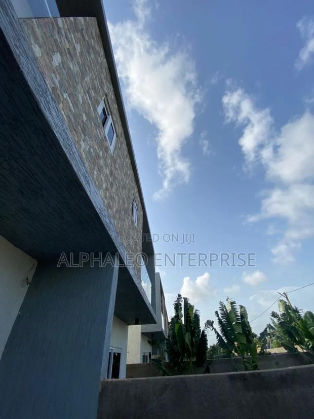 Furnished 3bdrm Duplex in Manet Estate for sale · Photo 4