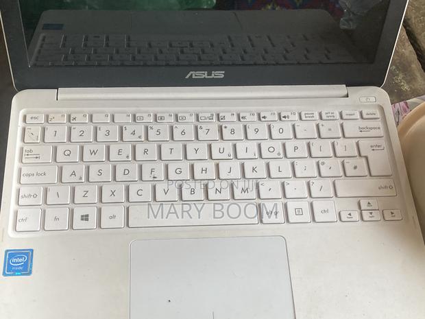 Laptop Asus A52JC 8GB Intel Core i3 SSHD (Hybrid) 32GB · Photo 1