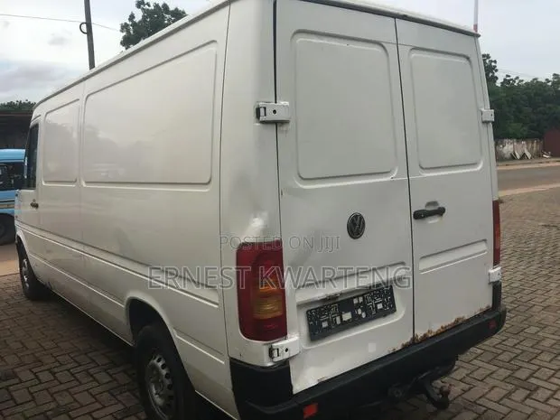 Volkswagen LT 2004 White · Photo 1