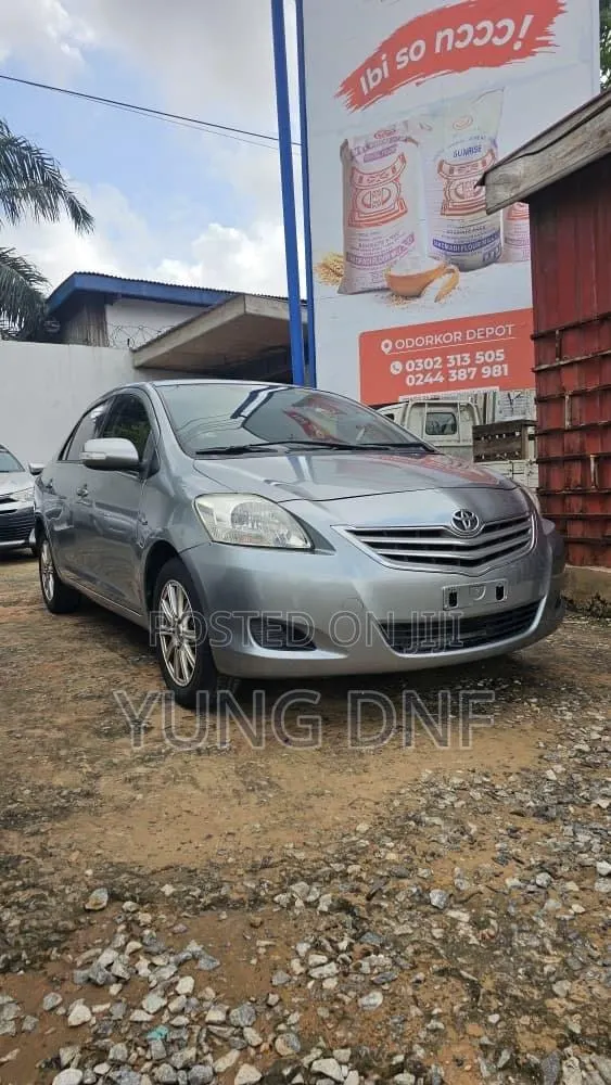 Toyota Vios 2012 Silver · Photo 1
