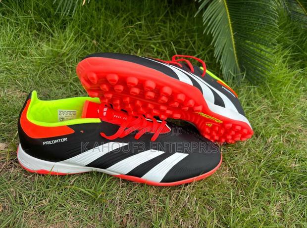 Adidas Gym Boots · Photo 1