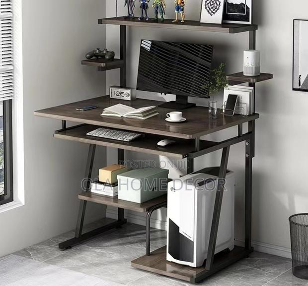 Computer Desk · Photo 2
