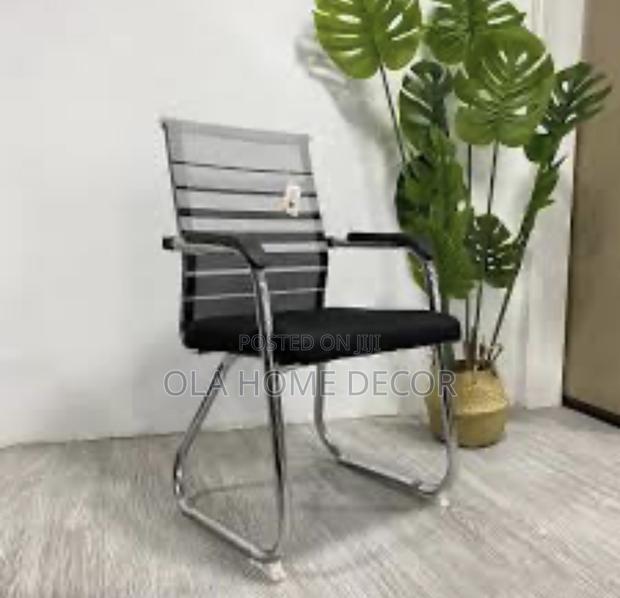 Visitors Chair · Photo 3