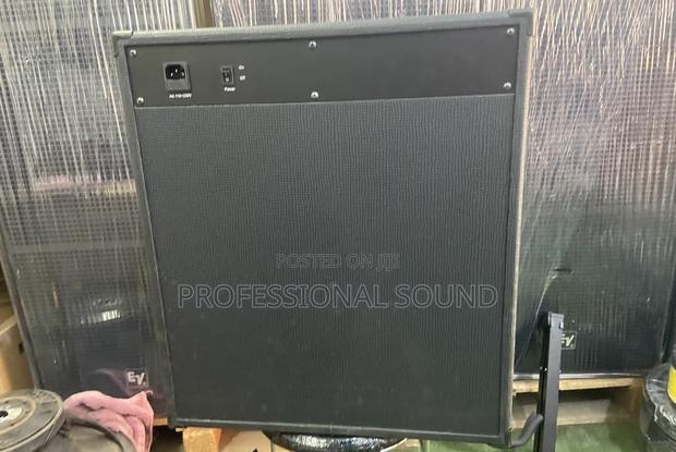 Ba-500 Bass Amplifier Combo · Photo 2