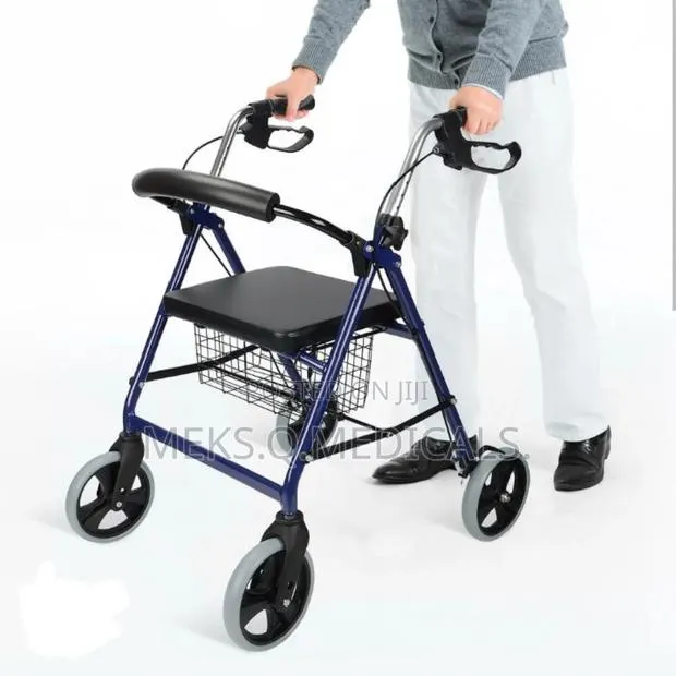 Seat Walkers/Rollators · Photo 1